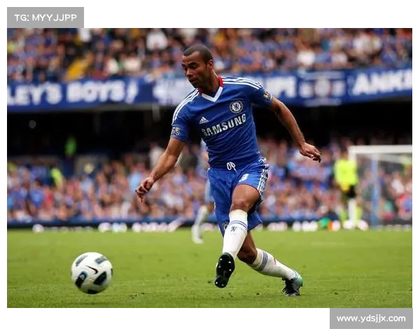 揭秘阿什利科尔在球场上的多重位置能力与全面技战术解析