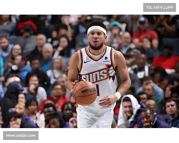 布克在球队中的领导力与关键作用分析